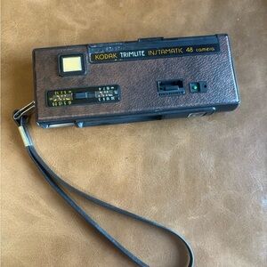 Kodak Trimlite Instamatic 48 Camera - Brown